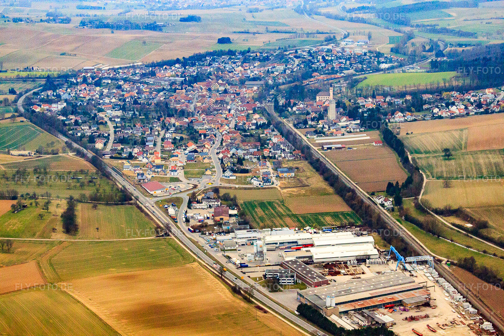 Luftbild: Ortschaftsansicht im Kraichgau am Saalbach von Süden in Gondelsheim im Bundesland Baden-Württemberg in Deutschland. Foto: IMG_38290.jpg vom 12.03.2011 durch Werner Riehm/FLY-FOTO.de