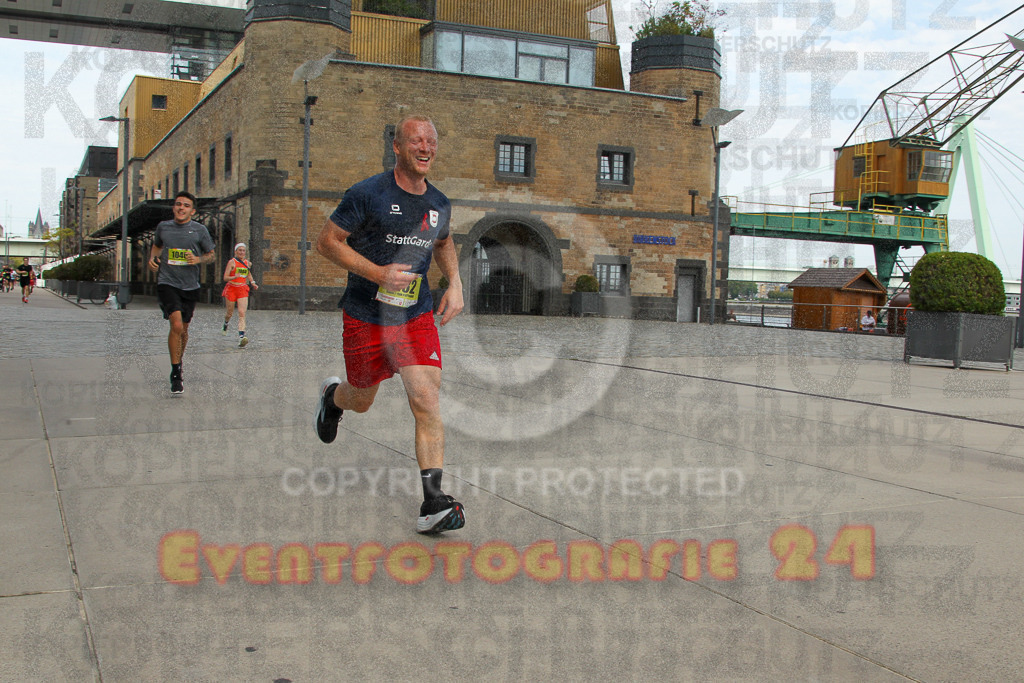 250920_1322_EV4_5327 | Sportfotografie im Rhein-Sieg Kreis, Köln, Bonn, NRW, Rheinland Pfalz, Hessen, etc. Unser Tätigkeitsfeld umfasst den Laufsport vom Volkslauf über den Marathon, Duathlon, Triathon bis zum Ultralauf wie Kölnpfad Ultra oder Schindertrail.