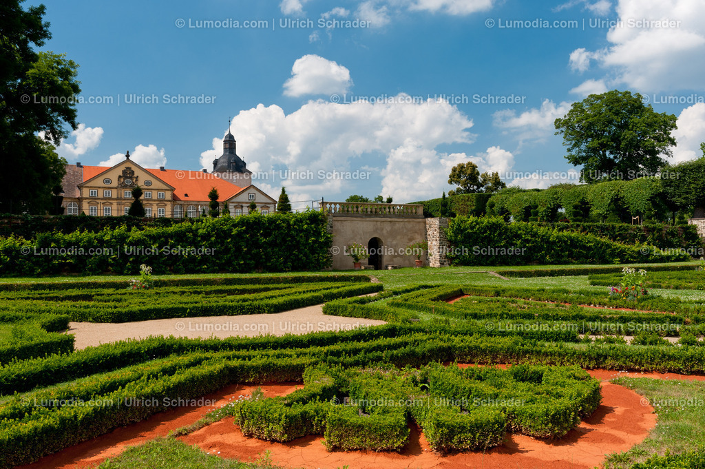 10049-1679 - Schloß Hundisburg | Stockfoto und Bilderpool mit Bildmaterial aus Deutschland, dem Harz, Halberstadt, Quedlinburg, Wernigerode und weltweit. Qualitativ hochwertige und professionelle Fotos anschauen und kaufen. - Realisiert mit Pictrs.com