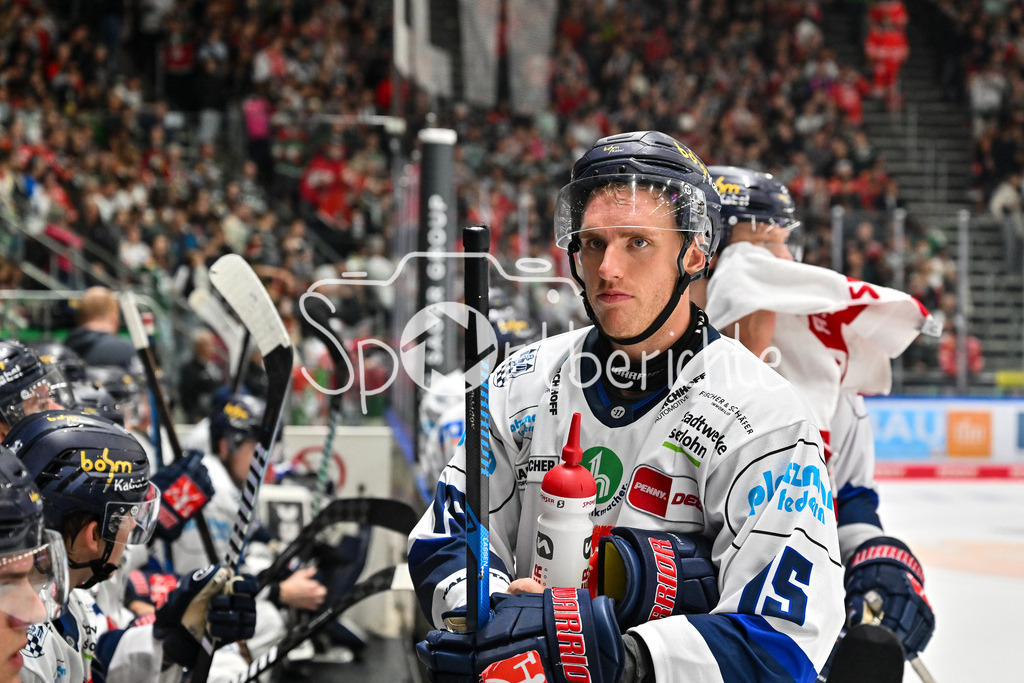 Augsburger Panther - Iserlohn Roosters | im Bild Matias LASSEN (Iserlohn Roosters 15) / Einzelfoto / Freisteller / Penny DEL: Augsburger Panther - Iserlohn Roosters; Curt Frenzel Stadion am 21.09.2025