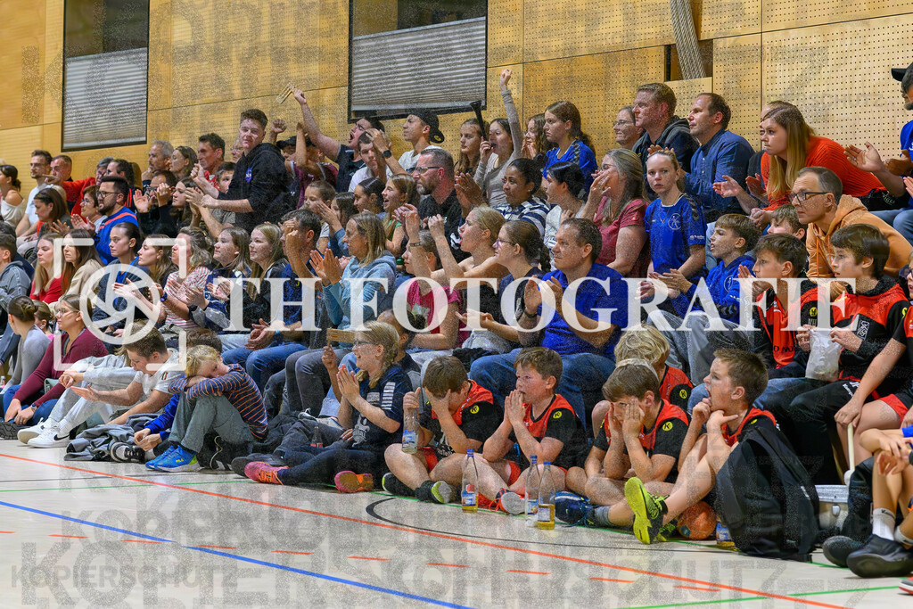GER, SG Maulburg/Steinen - HSV Schopfheim, Handball, Landesliga, 4. Spieltag, Saison 2023/2024, 14.10.2023 | Fans

GER, SG Maulburg/Steinen - HSV Schopfheim, Handball, Landesliga, 4. Spieltag, Saison 2023/2024, 14.10.2023

Foto: TH Fotografie/Thomas Hess
