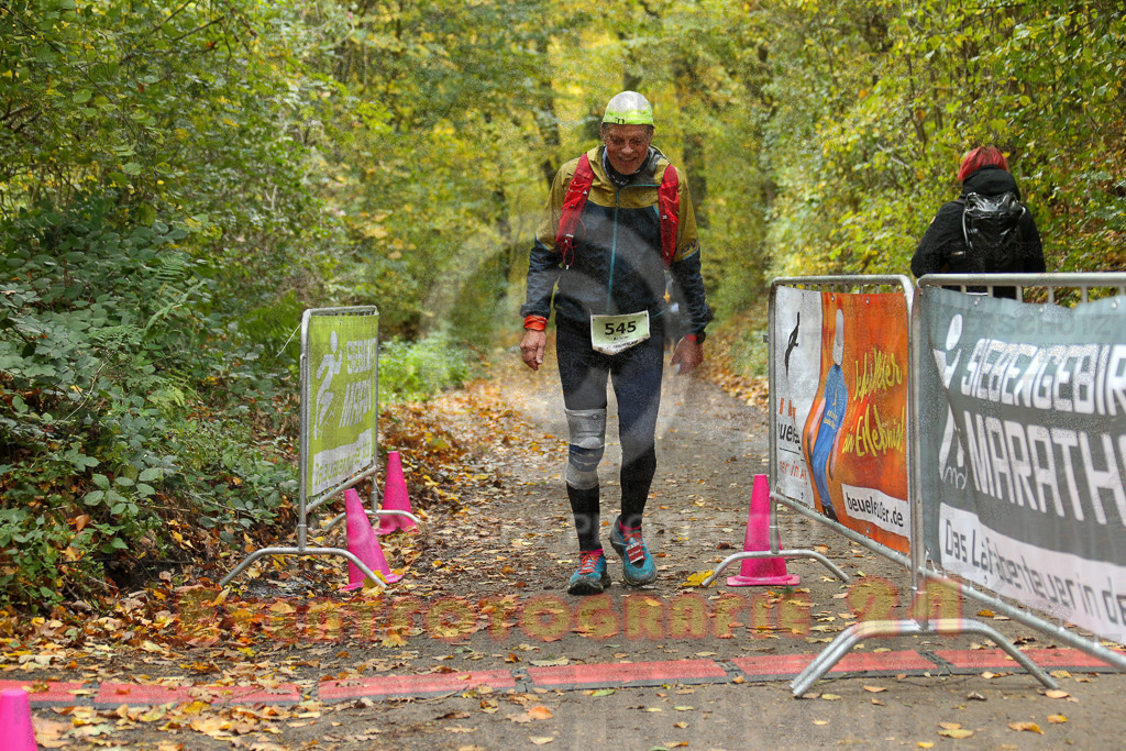 251026_1356_EX1_4052 | Sportfotografie im Rhein-Sieg Kreis, Köln, Bonn, NRW, Rheinland Pfalz, Hessen, etc. Unser Tätigkeitsfeld umfasst den Laufsport vom Volkslauf über den Marathon, Duathlon, Triathon bis zum Ultralauf wie Kölnpfad Ultra oder Schindertrail.