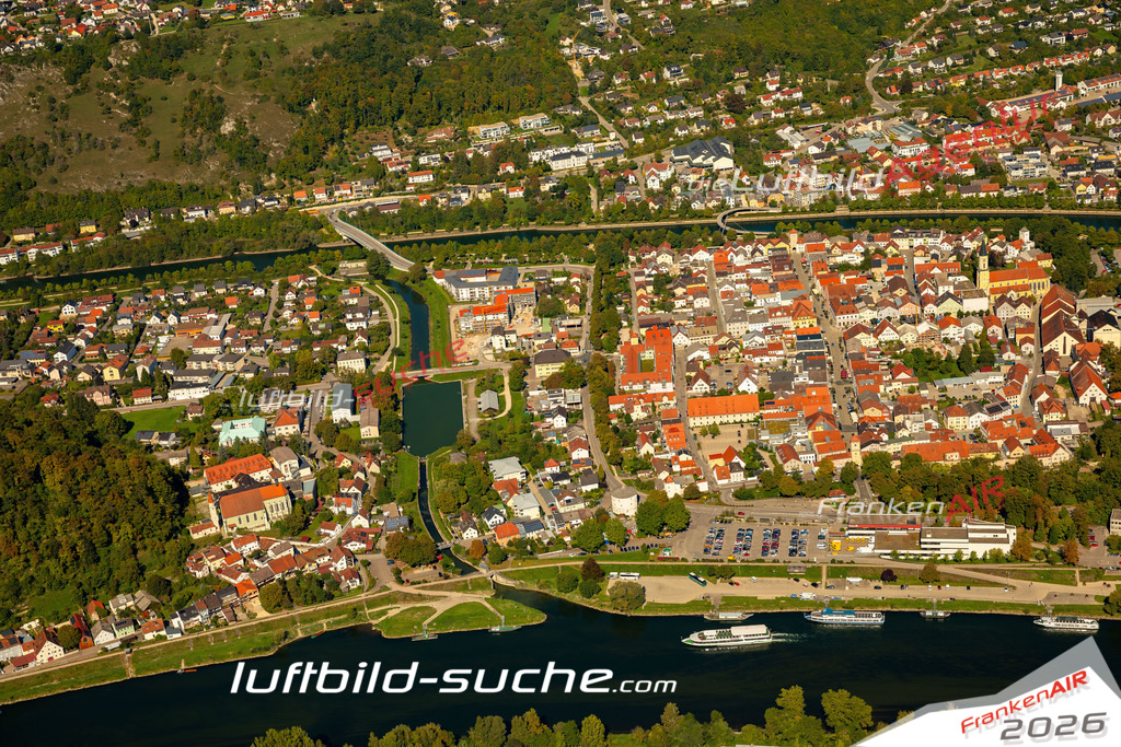 Das Luftbild zeigt :  Kelheim - Die Luftaufnahme wurde 2023 vom UL-Flugzeug aus erstellt ( keine Drohne ) - Hochauflösende Luftaufnahme - Für grossformatige Ausdrucke geeignet. Die Geschenkidee !Mit Lizenz und Bildrechte bestellbar