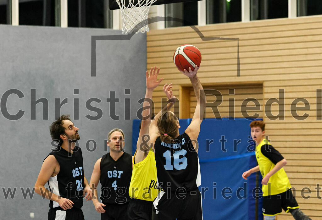 2022-12-04_022_SG_Poing_gegen_TSV_Muenchen_Ost_4 | Poing, Deutschland, 04.12.2022:
Basketball, Bezirksklasse 2021 / 2022, 8. Spieltag, SG Poing gegen TSV München Ost 4, Endergebnis: 37:65

Foto: Christian Riedel / fotografie-riedel.net