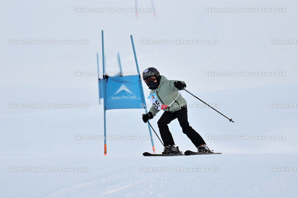 SRF_25.12.2025_0212 | Skirennfotos,Serfaus,Fiss,Ladis,Kinderskirennen,Winter,Tirol,Oberland,skirace,SFL,feelfree,weil wir's genießen,ski,Ski,skifahren,Sonnenplateau, - Realisiert mit Pictrs.com