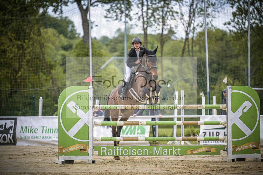DOS_2271 | Entdecke hochwertige Reitturnierfotos von Foto Oger. Professionell, emotional und authentisch – jetzt Lieblingsmomente im Shop bestellen.Deutschlandweite Turnierfotografie. - Realisiert mit Pictrs.com
