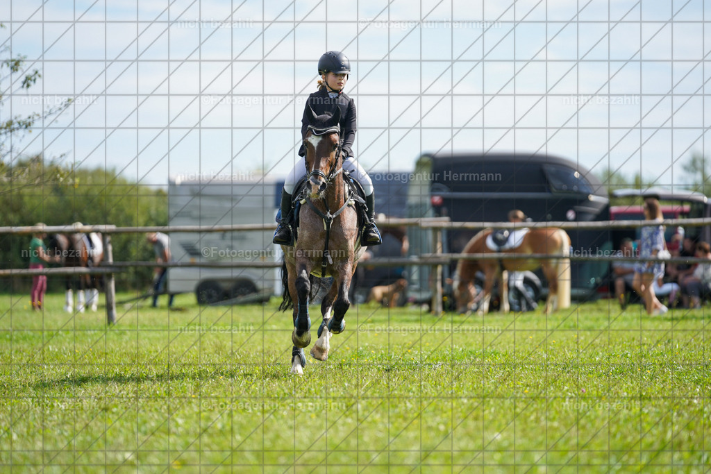 20230917-FAH09272 | Landsberg am Lech, 2023, Kaufbeuren, Kempten, Allgäu, Turnierfotografen Bayern, Fotoagentur Herrmann, Turnierbilder, Reitsport Fotos, Pferdefotograf, Augsburg, Bad Tölz, Dachau, Karlsfeld, Memmingen, Buchloe, Schwabmünchen