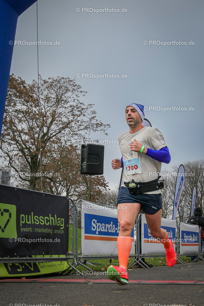 6. Bonner Nikolauslauf; Bonn, 14.12.2025 | Impressionen vom 6. Bonner Nikolauslauf am 14.12.2025 in Bonn (Nordrhein-Westfalen). 