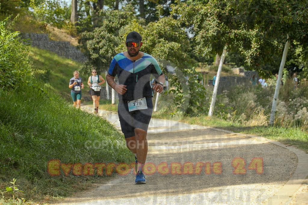 250824_1507_EX1_8517 | Sportfotografie im Rhein-Sieg Kreis, Köln, Bonn, NRW, Rheinland Pfalz, Hessen, etc. Unser Tätigkeitsfeld umfasst den Laufsport vom Volkslauf über den Marathon, Duathlon, Triathon bis zum Ultralauf wie Kölnpfad Ultra oder Schindertrail.
