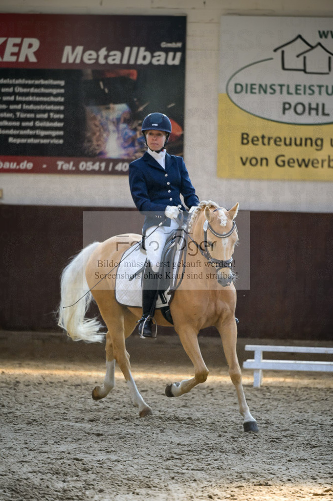 Reitturnier Voxtrup | Entdecke hochwertige Reitturnierfotos von Foto Oger. Professionell, emotional und authentisch – jetzt Lieblingsmomente im Shop bestellen.Deutschlandweite Turnierfotografie. - Realisiert mit Pictrs.com