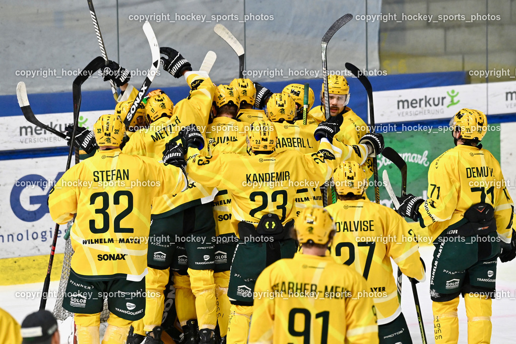 ATSE Graz vs. EHC Lustenau | Jubel EHC Lustenau Mannschaft, ATSE Graz vs. EHC Lustenau, ATSE Graz vs. EHC Lustenau am 14.02.2026 in Graz (Merkur Eishalle ), Austria, (Photo by Bernd Stefan)
