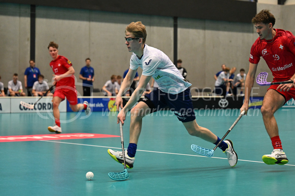 Switzerland B U19 vs Finland U19 - 2. February 2024 | Switzerland B U19 vs Finland U19
U19 Men International Matches in Switzerland
GoEasy Arena, Siggenthal Station
Switzerland forward #19 Noël Greber follwing an opponent.
Credit: Markus Aeschimann | <a href="https://www.markus-aeschimann.ch">Sportfotografie Markus Aeschimann</a> | <a href="https://www.instagram.com/sportfotografie.aeschimann">@sportfotografie.aeschimann</a> - Realisiert mit Pictrs.com