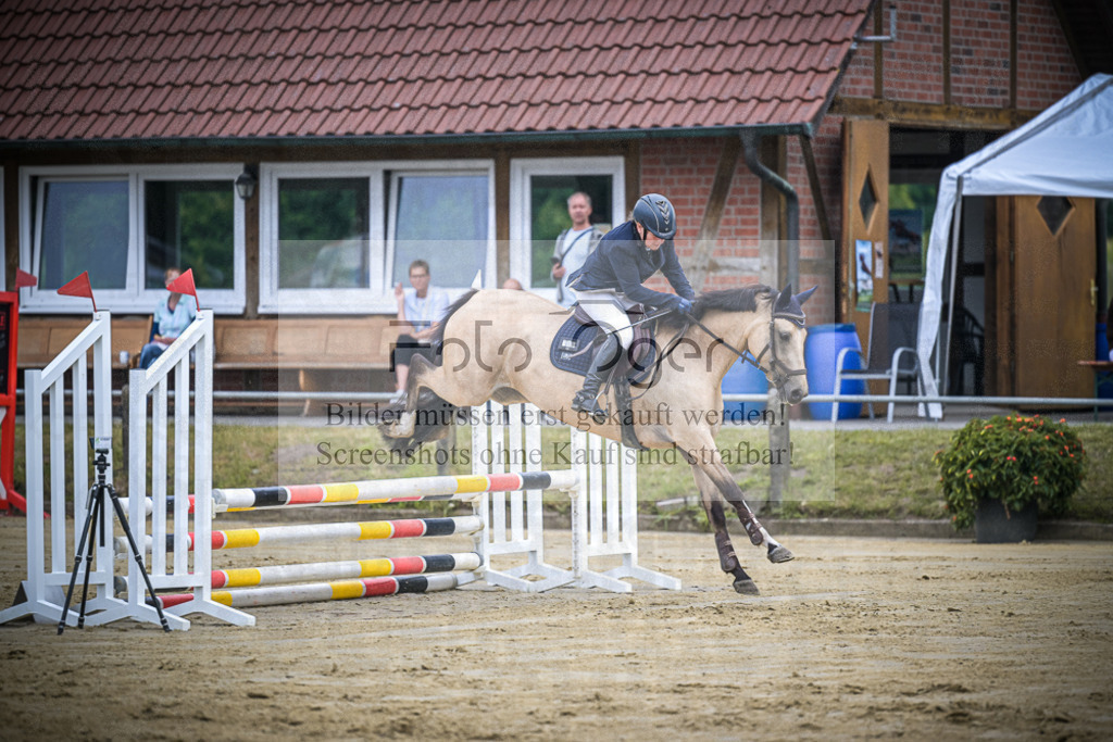 DOS_0463 | Entdecke hochwertige Reitturnierfotos von Foto Oger. Professionell, emotional und authentisch – jetzt Lieblingsmomente im Shop bestellen.Deutschlandweite Turnierfotografie. - Realisiert mit Pictrs.com