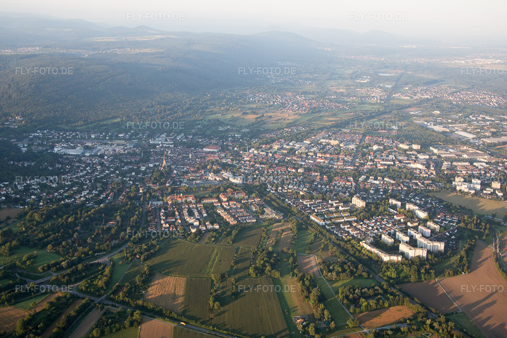 Luftbild: Ettlingen von Norden in Ettlingen im Bundesland Baden-Württemberg in Deutschland. Foto: IMG_092222.jpg vom 01.08.2016 durch Werner Riehm/FLY-FOTO.de