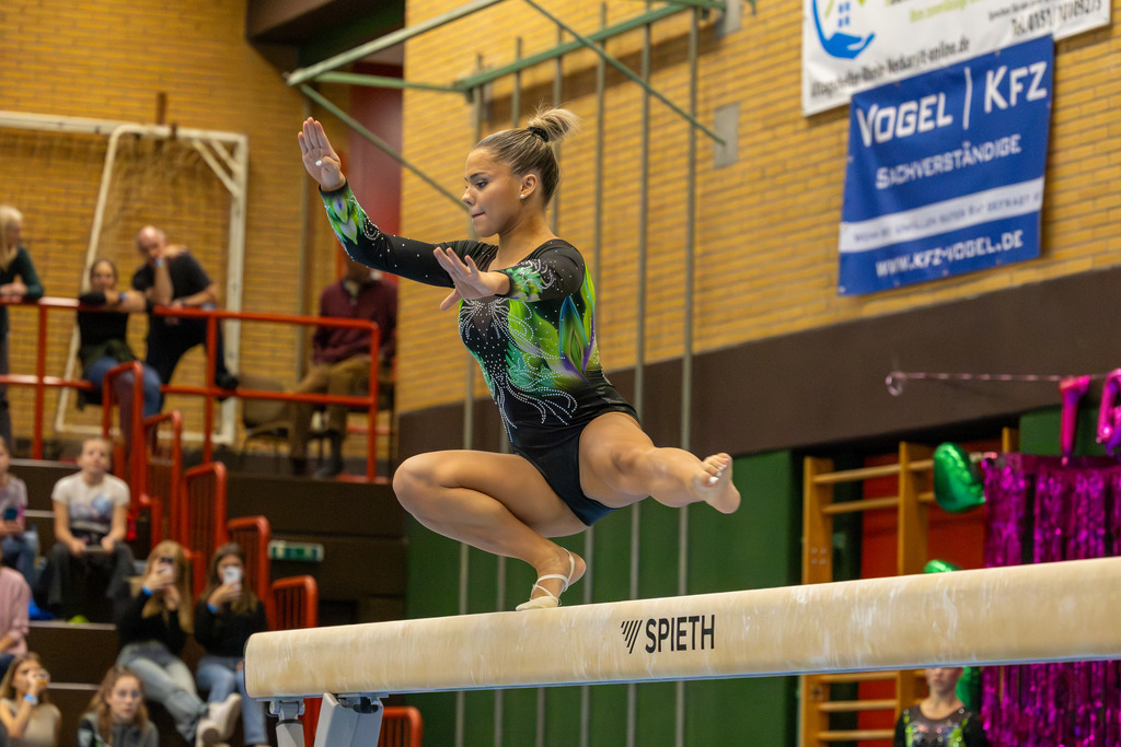 Deutsche Turnliga DTL (Bundesliga) der Frauen, 3. Wettkampftag 2025 in Ketsch***Samira Raffin (TSV Tittmoning-Chemnitz) am Schwebebalken | Deutsche Turnliga DTL (Bundesliga) der Frauen, 3. Wettkampftag 2025 in Ketsch***Samira Raffin (TSV Tittmoning-Chemnitz) am Schwebebalken - Realisiert mit Pictrs.com