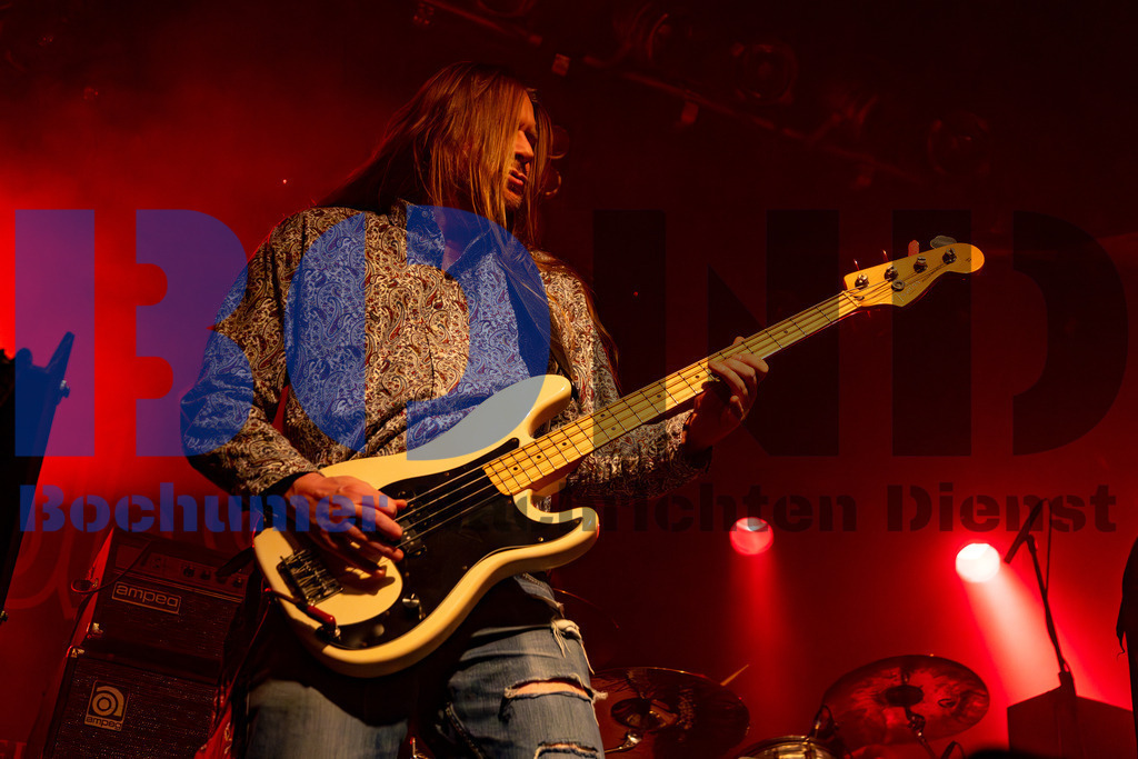 SES_NURPUR20250102-25 | bond - Realisiert mit Pictrs.com