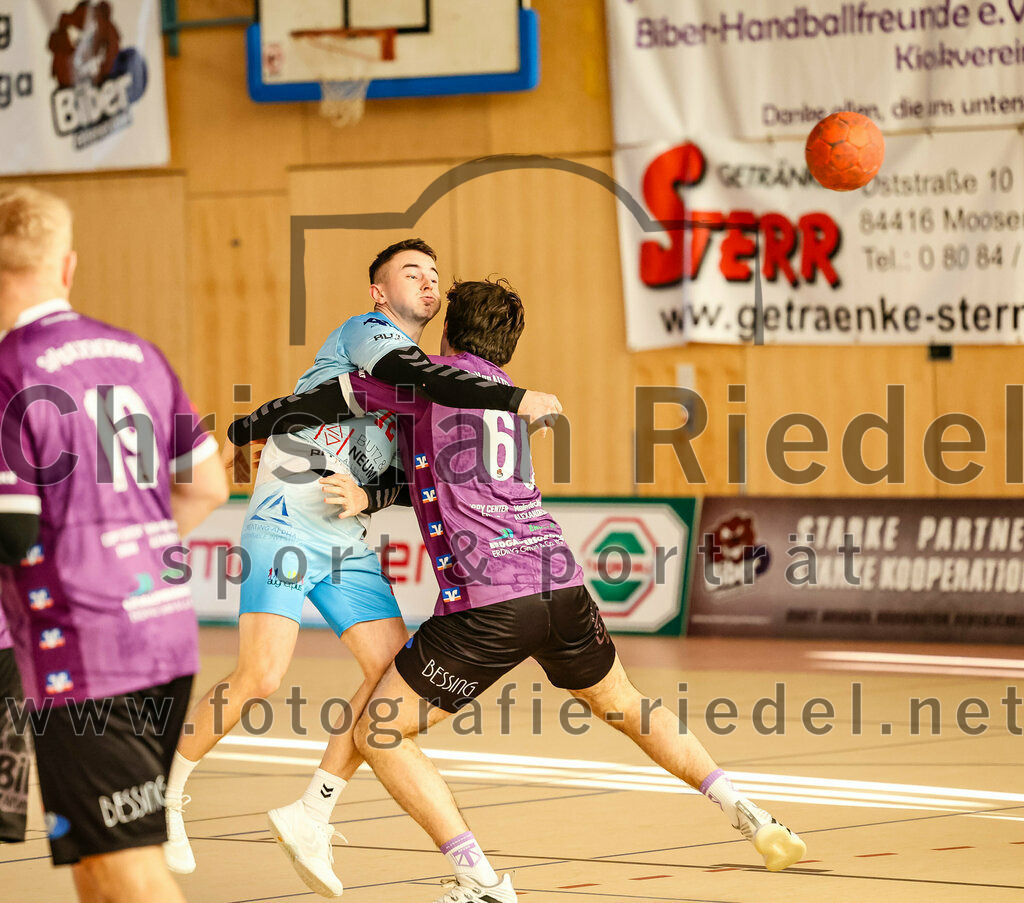 2024-01-28_022_SpVgg_Altenerding_II_gegen_HSG_Schwab-kirchen | Erding, Deutschland, 28.01.2024:
Handball, Bezirksklasse Männer Staffel Süd West 2023 / 2024, 9. Spieltag, SpVgg Altenerding gegen HSG Schwab/kirchen, Endergebnis: 30:24

Fabian Ferstl (HSG Schwab/kirchen, #72), Jonas Detterböck (SpVgg Altenerding, #66)

Foto: Christian Riedel / fotografie-riedel.net