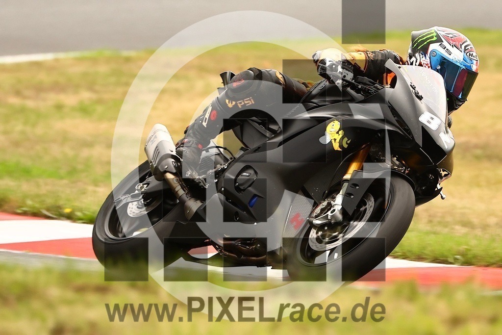 0082-20250721_10289 | Schöne Erinnerungen an spannende Momente - das festzuhalten ist unser Job. PIXELrace.de ist seit 2003 auf den Rennstrecken Europas unterwegs um die Action draußen beim Fahren und die wunderbare Stimmung imm Fahrerlager für euch einzufangen.