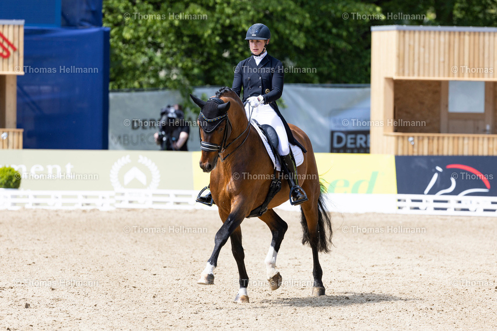 TH_611-Nymphenburg_s First Ampere_ Cosima von Fircks- (GER)_8068 | Deutsches Spring- und Dressur-Derby 2023 am 19.05.23 in Hamburg, Derby Platz Klein Flottbek, Thomas Hellmann, _Y7A6408