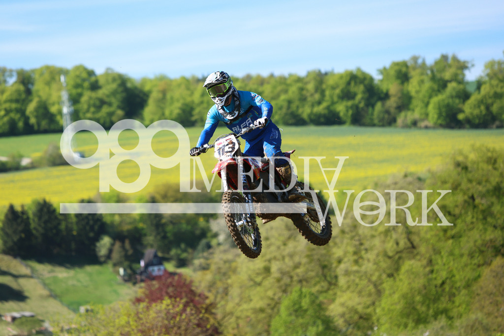 5E6A5874 | 989 MEDIAWORK