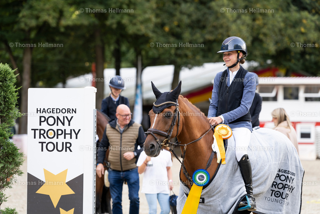 OWL.Ch.2024_Hagedorn_Pony Trophy Tour--8 | Der professionelle Turnierfotograf ✓ Reitsport Bilder ▷ Shop ✚ günstig & schnell ✚ mit Zugang für Redakteure