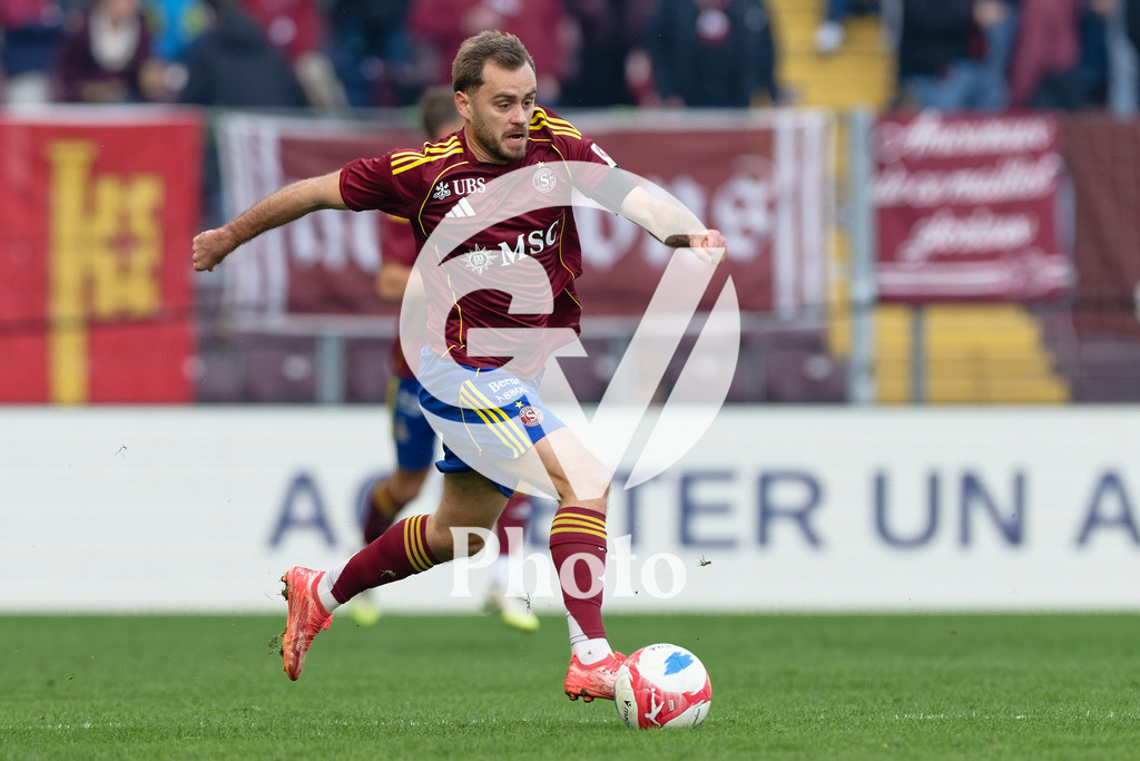 Brack Super League - Servette FC v FC Zurich | Timothe Cognat (8 Servette FC) in action (close up)  during the Brack Super League match between Servette FC and FC Zurich at Stade de Geneve in Geneva, Switzerland