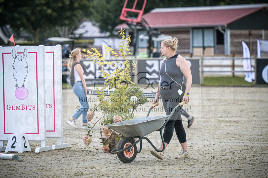 DOS_0014 | Entdecke hochwertige Reitturnierfotos von Foto Oger. Professionell, emotional und authentisch – jetzt Lieblingsmomente im Shop bestellen.Deutschlandweite Turnierfotografie. - Realisiert mit Pictrs.com