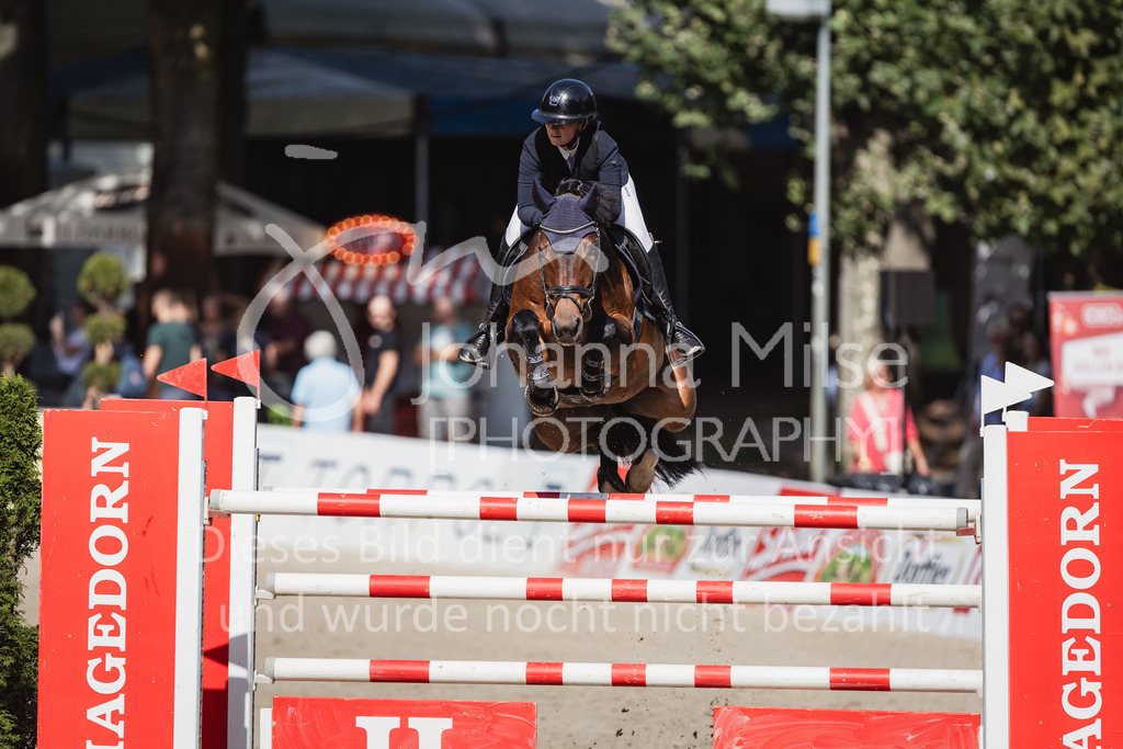 230910_OWLCh_GroßerPreis-638 | Deine schönsten Turniermomente als professionelle Fotos! Entdecke hochwertige Pferdesport-Fotografie im Online-Shop. Jetzt Fotos finden & bestellen!