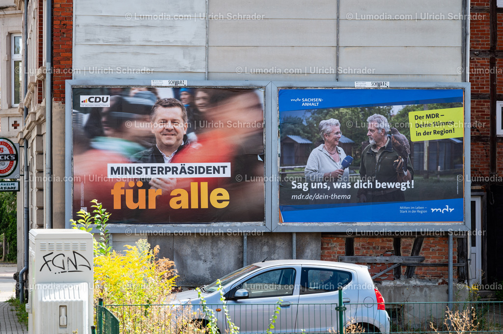10049-14232 - Wahlplakate in Halberstadt | Stockfoto und Bilderpool mit Bildmaterial aus Deutschland, dem Harz, Halberstadt, Quedlinburg, Wernigerode und weltweit. Qualitativ hochwertige und professionelle Fotos anschauen und kaufen. - Realisiert mit Pictrs.com