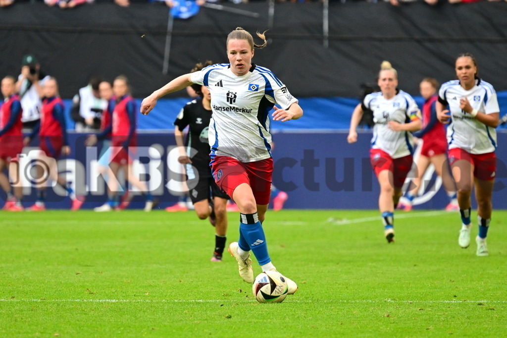 KBS Picture_HSV-Bremen_Frauen_039 | Meyer Christin (HSV Frauen) ,Sportplatz :  Volksparkstadion, - Realisiert mit Pictrs.com