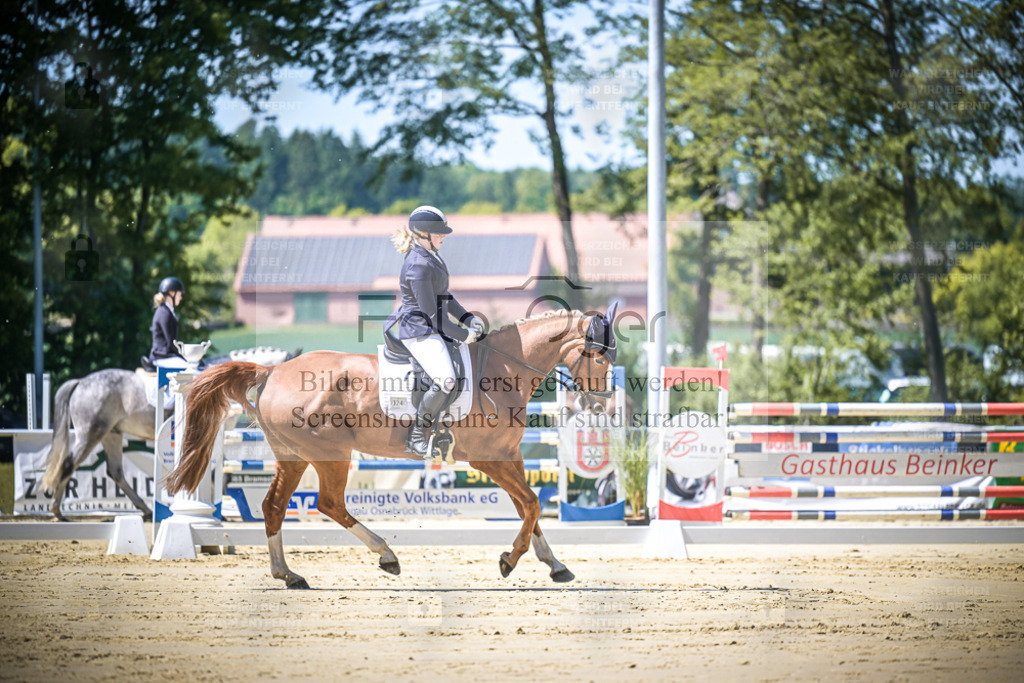 DOS_7978 | Entdecke hochwertige Reitturnierfotos von Foto Oger. Professionell, emotional und authentisch – jetzt Lieblingsmomente im Shop bestellen. - Realisiert mit Pictrs.com
