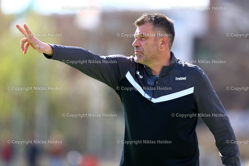 NH_HamburgerSVU21_FSVSchoeningen_RegionalligaNord_29032026 | Christian Benbennek (Trainer, FSV Schöningen)Fußball I Herren I Regionalliga Nord I Saison 2025-2026 I 28. Spieltag I Hamburger SV U21 - FSV Schöningen I 29.03.2026 I Stadion Hoheluft