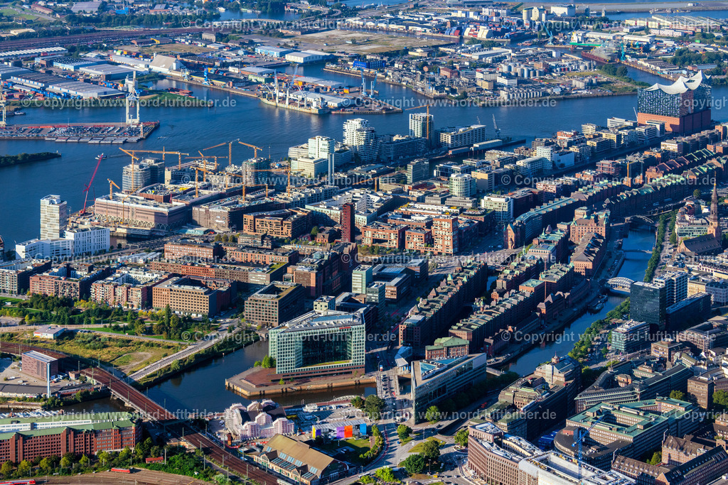 Hamburg_Speicherstadt_ELS_9187070923 | HAMBURG 07.09.2023 Gebäude, Straßen und Kanäle der Hafencity und Speicherstadt in Hamburg, Deutschland. // Buildings, streets and canals of the Hafencity and Speicherstadt in Hamburg, Germany. Foto: Martin Elsen