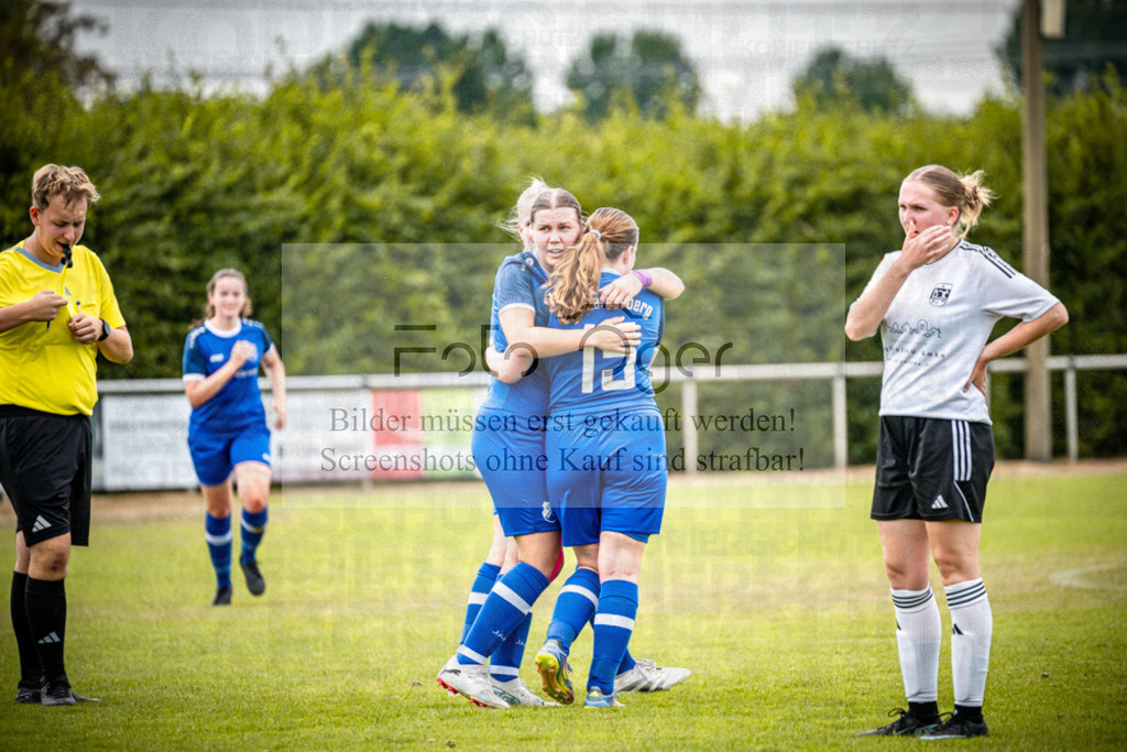 SG Bohmte/Ostercappeln/Schwagstorf - SV Harderberg - Frauen Bezirkpokal | Frauen Bezirkpokal · 1. Damen - 1. Damen · Sportplatz - Realisiert mit Pictrs.com