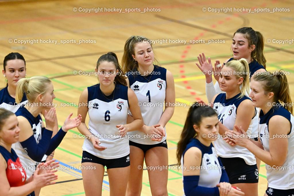 ASKÖ Volley Eagles vs. UVV Seekirchen 10.12.2022 | UVV Seekirchen Mannschaft, #6 PADINGER Anna-Lena, #1 PURER Emilia, #18 HERMANDINGER Susanna