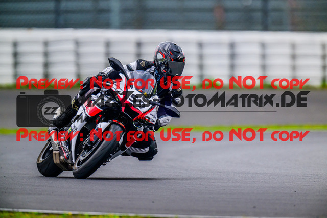 MaZZes_FotoMatrix_240910_6007705_0647 | GELB