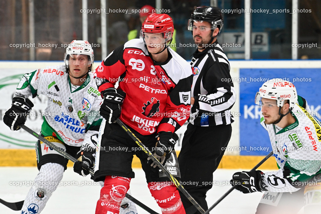 HDD Jesenice vs. EC Bregenzerwald 30.9.2022 | #20 Polcs Rudolfs, #20 SCHWEIGHOFER Mark Referee, #44 Lipsbergs Roberts