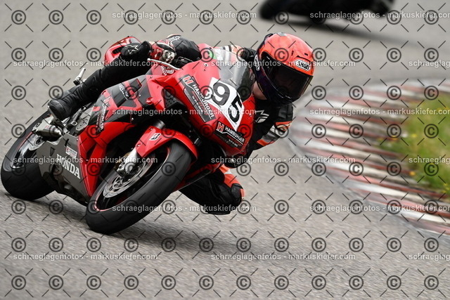 25bt02-1158 | markuskiefer.com - Realisiert mit Pictrs.com