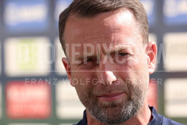 Grazer AK 1902 vs WSG Tirol – Austrian Bundesliga | Graz, Austria, 02.MAY.26 - SOCCER - ADMIRAL Bundesliga, Qualification Group, Grazer AK 1902 vs WSG Tirol. The image shows head coach Ferdinand Feldhofer (GAK).