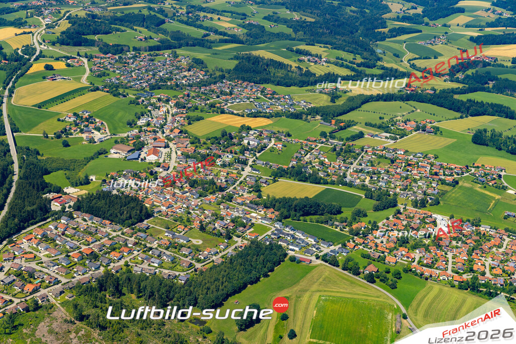 Das Luftbild der Stadt Ruderting wurde 2022 vom Flugzeug heraus erstellt (keine Drohnen-Aufnahmen) Aufnahmehöhe ca.450 Meter- hohe Bildauflösung und Druck-Qualität. Garantiert!