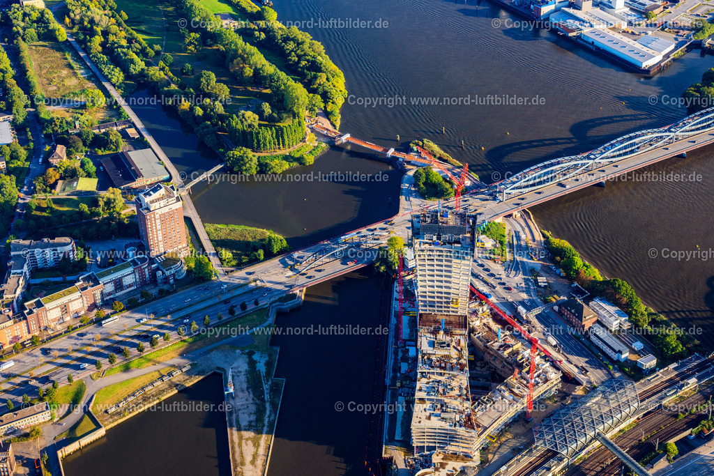 Hamburg_Rothenburgort_Elbower_Entenwerder_Brücken_Baustelle_ELS_3604190925 | HAMBURG 19.09.2025 Brückenbauwerk entlang der Veddeler Brückenstraße über der Elbe im Ortsteil Rothenburgsort in Hamburg, Deutschland. // Bridge structure along Veddeler Brueckenstrasse over the Elbe in the Rothenburgsort district of Hamburg, Germany. Foto: Martin Elsen