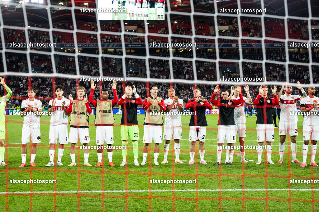 _B7A5297 | 09 September 2026, Baden-Württemberg, Stuttgart: Soccer, Men: Champions League, VfB Stuttgart vs. Viking Stavanger, group stage, Matchday 1, MHPArena. The Stuttgart players celebrate the victory with the fans. - Realisiert mit Pictrs.com