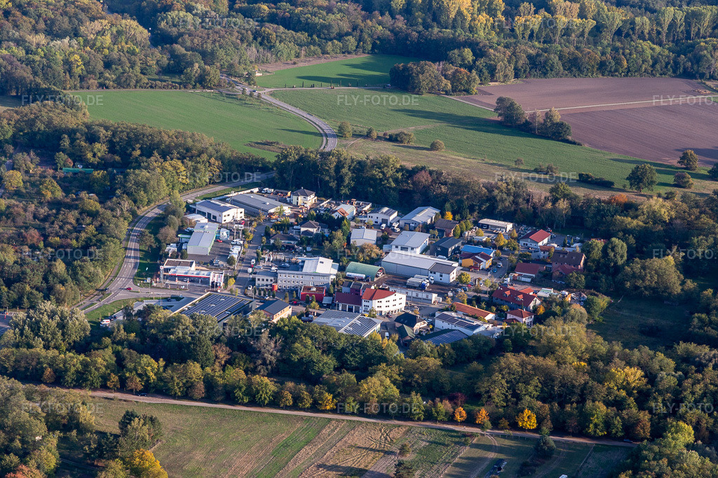 Luftbild: Gewerbegebiet Mittelwegring in Jockgrim im Bundesland Rheinland-Pfalz in Deutschland. Foto: IMG_123324.jpg vom 19.10.2020 durch Werner Riehm/FLY-FOTO.de
