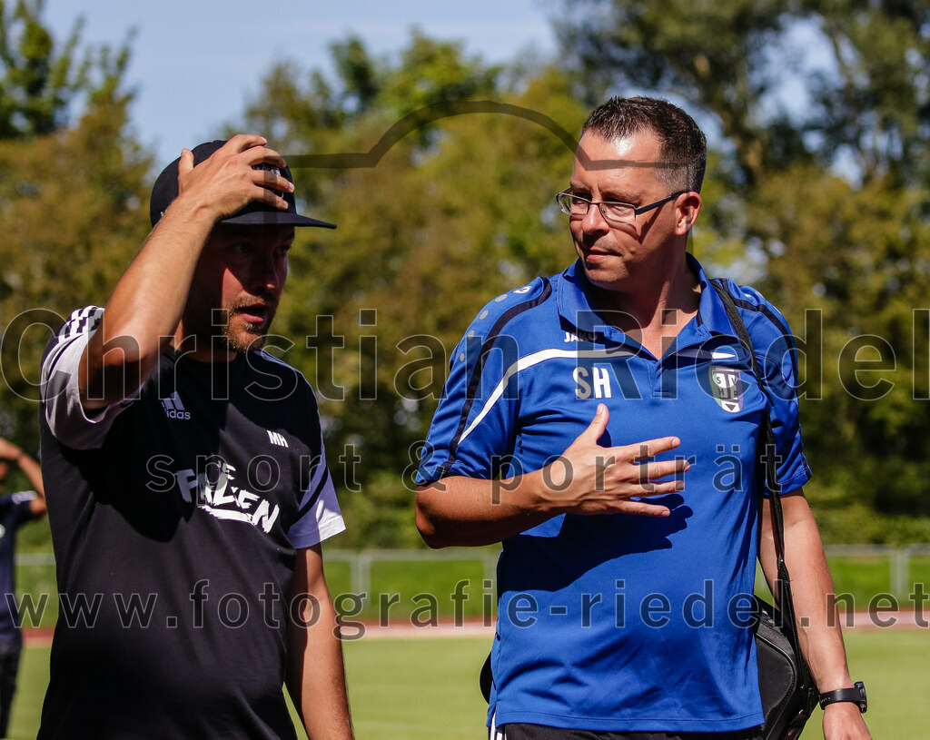 2023-09-02_090_SG_Markt_Schwaben_gegen_TSV_Hohenbrunn | Markt Schwaben, Deutschland, 02.09.2023:
Fußball, Kreisklasse 2023 / 2024, 3. Spieltag, (SG) Markt Schwaben gegen TSV Hohenbrunn, Endergebnis: 2:0

Trainer Michael Hieber (SG Markt Schwaben), Trainer k.A. (TSV Hohenbrunn)

Foto: Christian Riedel / fotografie-riedel.net