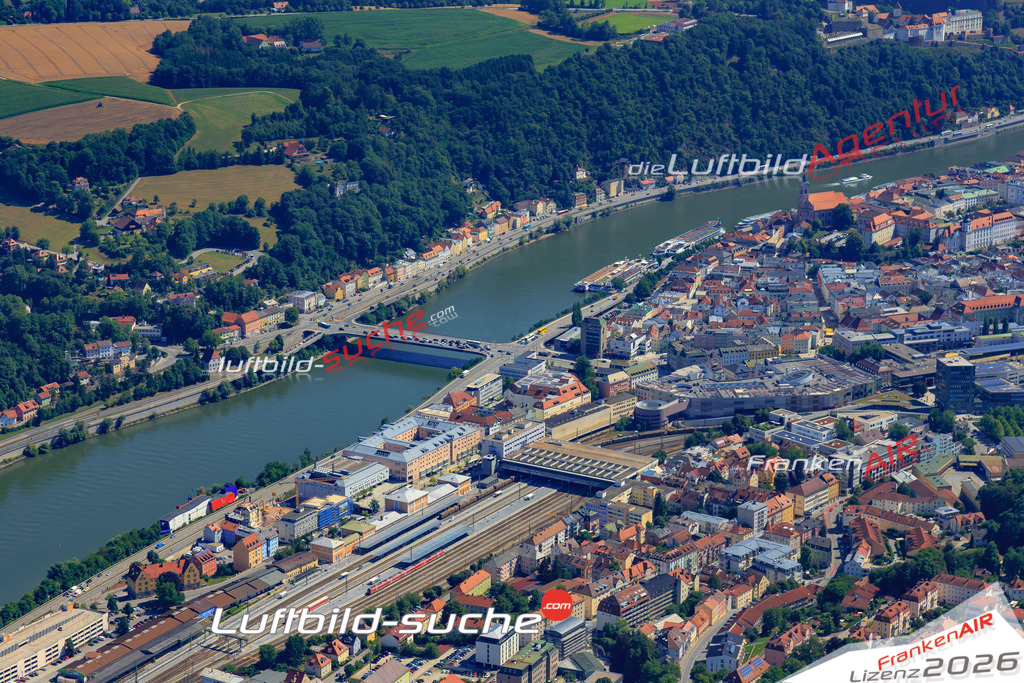 Die Luftaufnahme der Stadt Passau wurde 2017 vom Flugzeug heraus erstellt ( keine Drohne )- hohe Auflösung für beste Qualität