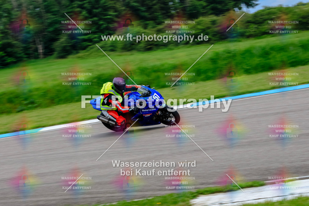 MotoTeam-9823 | Hier findet Ihr Bilder von Touristenfahrten auf der Nürburgring Nordschleife oder von anderen Veranstaltungen die ich besucht habe. Viel Spass beim Durch Schauen 