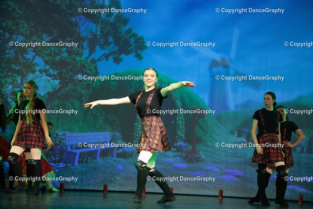 GPHY3077 | DanceGraphy - Realisiert mit Pictrs.com