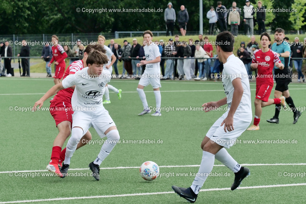 Fußball : C-Junioren : Aufstieg Regionalliga West : SUS 09 Dinslaken - Vfb 03 Hilden am 04.06.2026 in Dinslaken | Fußball : C-Junioren : Aufstieg Regionalliga West : SUS 09 Dinslaken (rotr Trikots)- Vfb 03 Hilden (weiße Trikots) am 04.06.2026 in Dinslaken - Realisiert mit Pictrs.com
