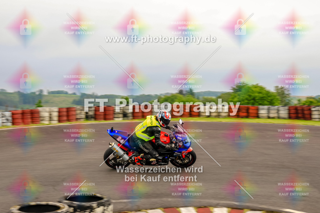 OBK-5563 | Hier findet Ihr Bilder von Touristenfahrten auf der Nürburgring Nordschleife oder von anderen Veranstaltungen die ich besucht habe. Viel Spass beim Durch Schauen 