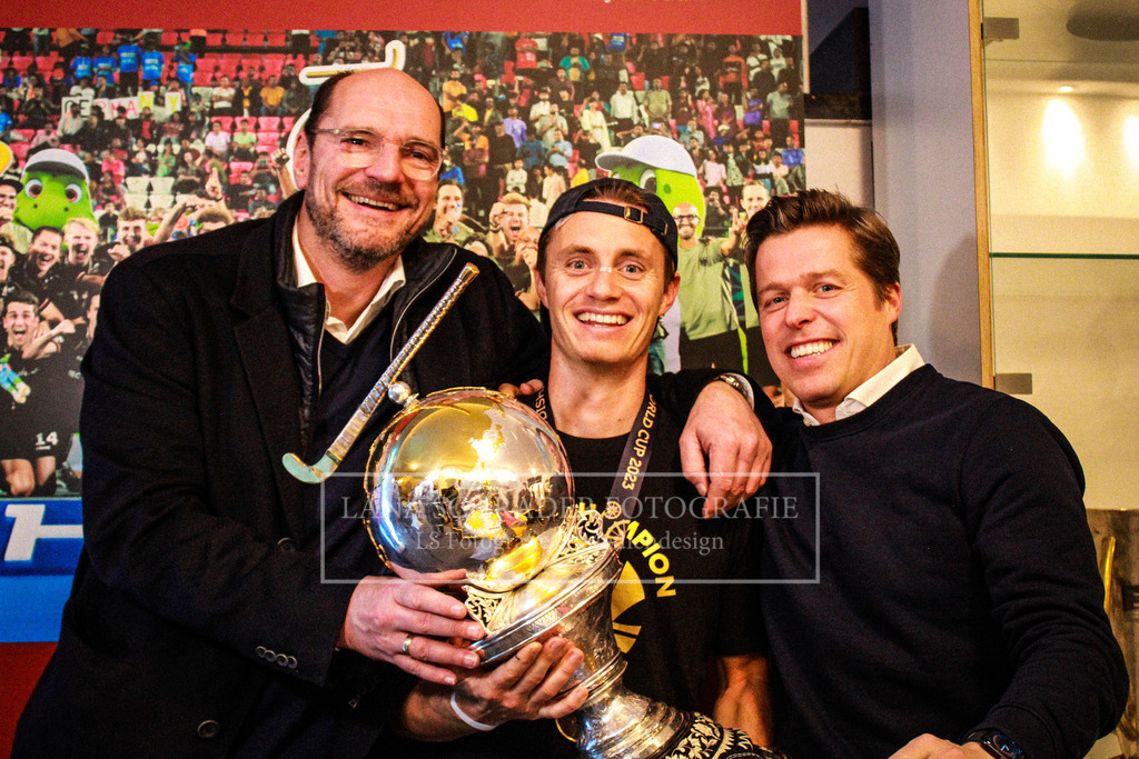 WM EMPFANG 30.01.23 LSF-47 | lanaschraderfotografie - Realisiert mit Pictrs.com